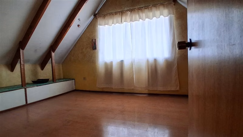 Casas en venta de 6 dorm. 4 baños en Macul
