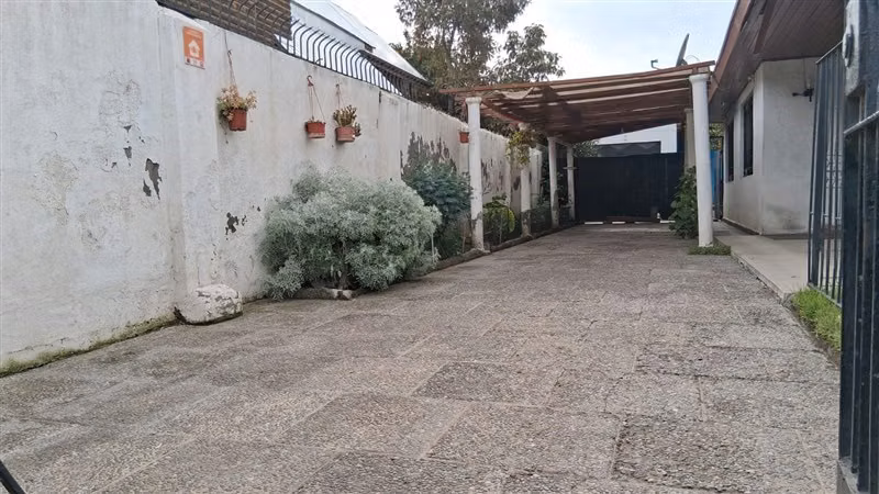 Casas en venta de 6 dorm. 4 baños en Macul