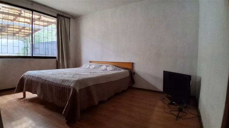 Casas en venta de 6 dorm. 4 baños en Macul