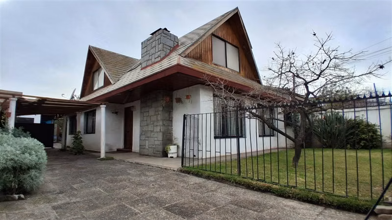 Casas en venta de 6 dorm. 4 baños en Macul