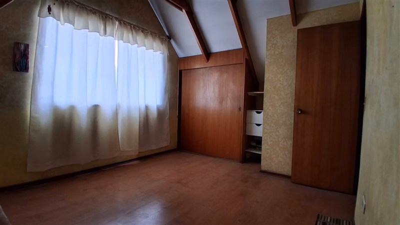 Casas en venta de 6 dorm. 4 baños en Macul