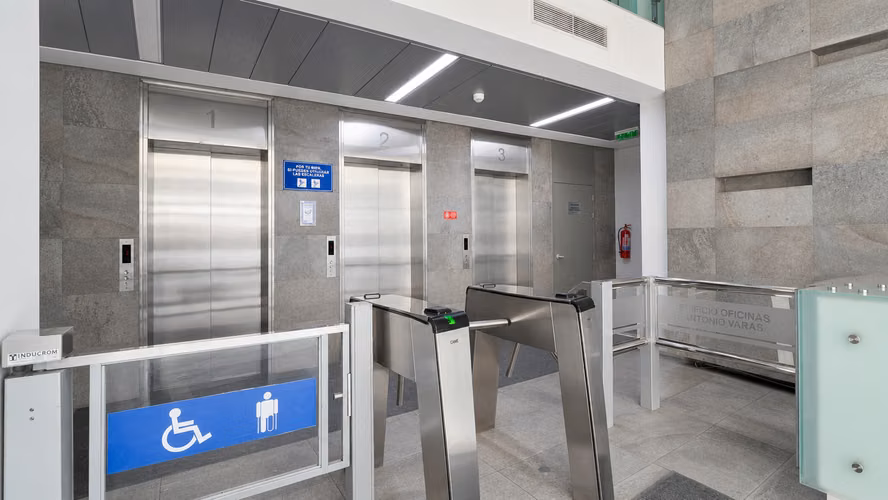 Venta Oficina Moderna Metro Manuel Montt - Imagen 9