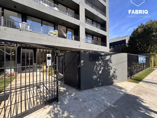 ARRIENDO ESTUDIO CON EST Y BOD Y GASTOS INCLUIDOS