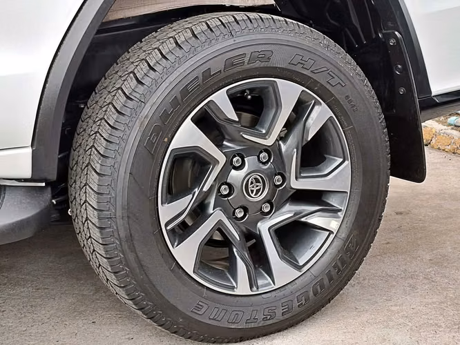 TOYOTA FORTUNER 2026