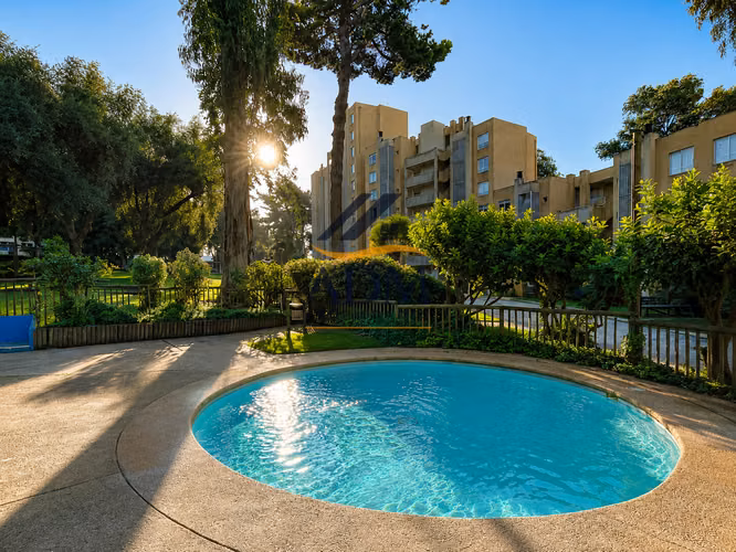 Departamento en venta en Bahía Pelícanos, Horcón – Acceso directo a la playa