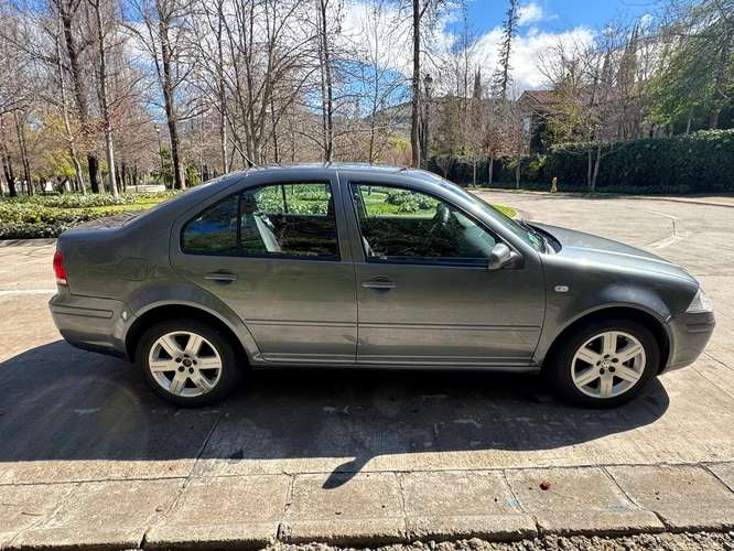 Volkswagen Bora 2.0L Trendline Sky MT5 año 2014