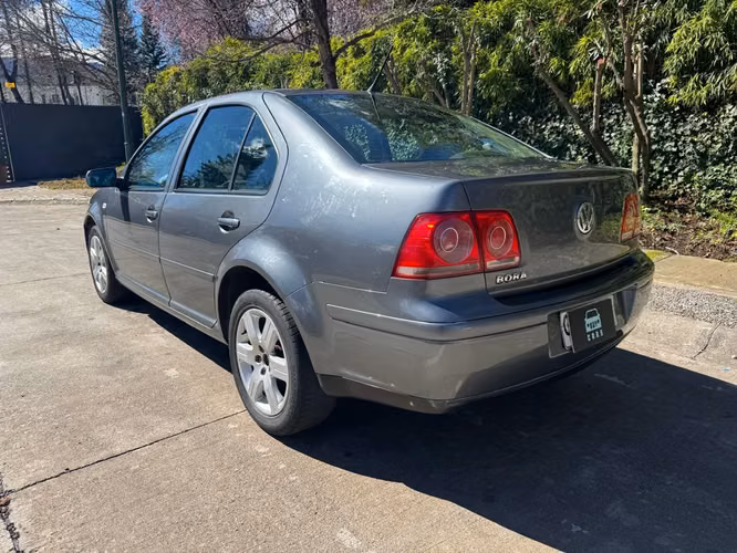 Volkswagen Bora 2.0L Trendline Sky MT5 año 2014