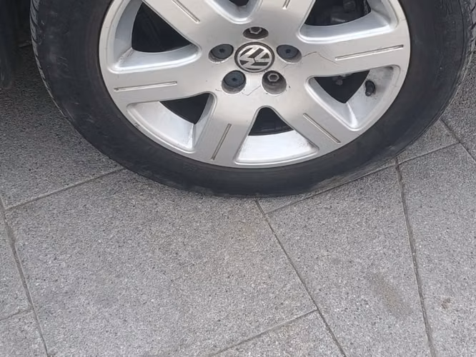 Volkswagen Bora 2.0L Trendline Sky MT5 año 2014 - Imagen 13