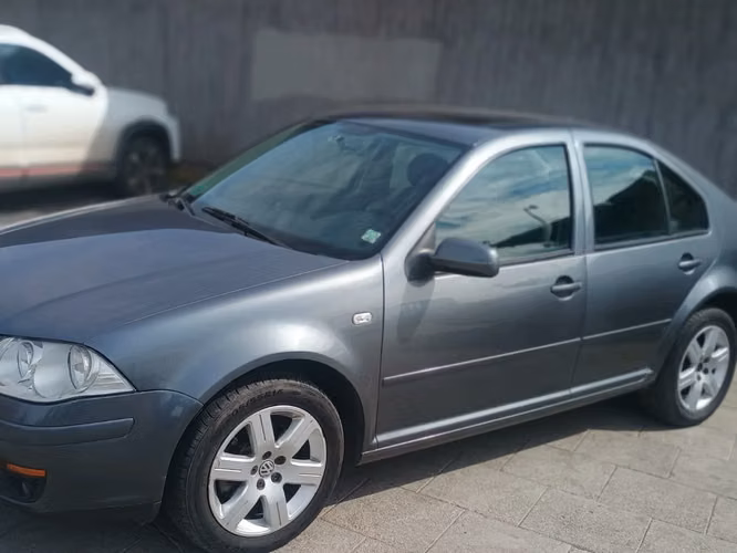 Volkswagen Bora 2.0L Trendline Sky MT5 año 2014 - Imagen 12
