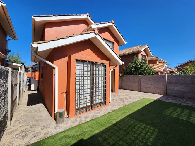Arriendo casa 76m2, 3 dormitorios, suite, Los Prados de Nos, San Bernardo