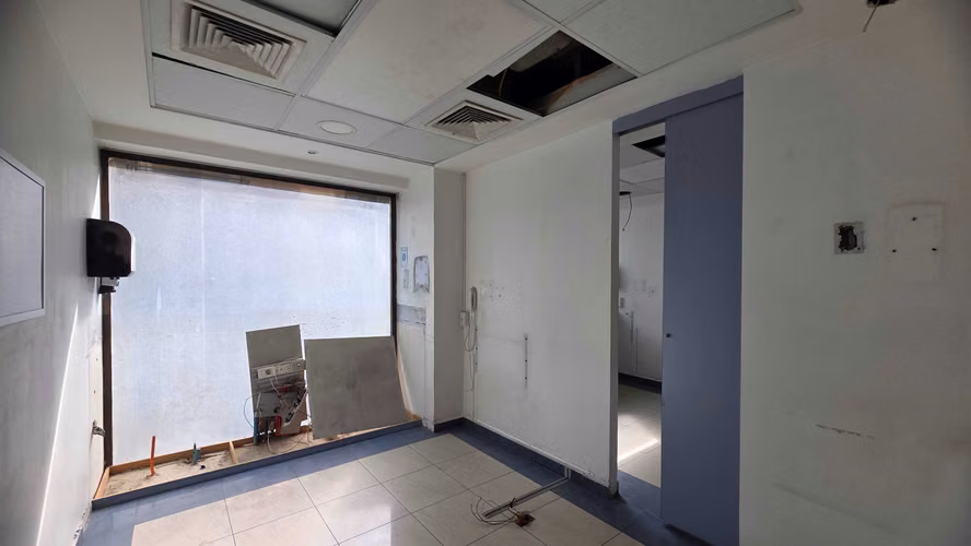 Amplio local en Venta / Vespucio , Del Inca (180505)