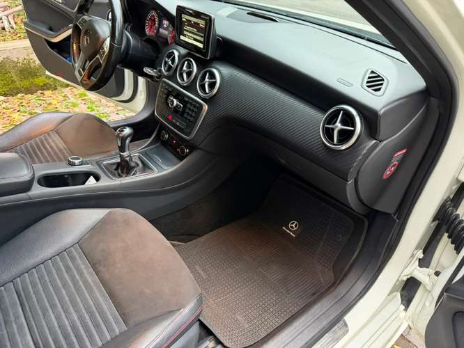 MERCEDES-BENZ A200 BLUEEFFICIENCY 2016