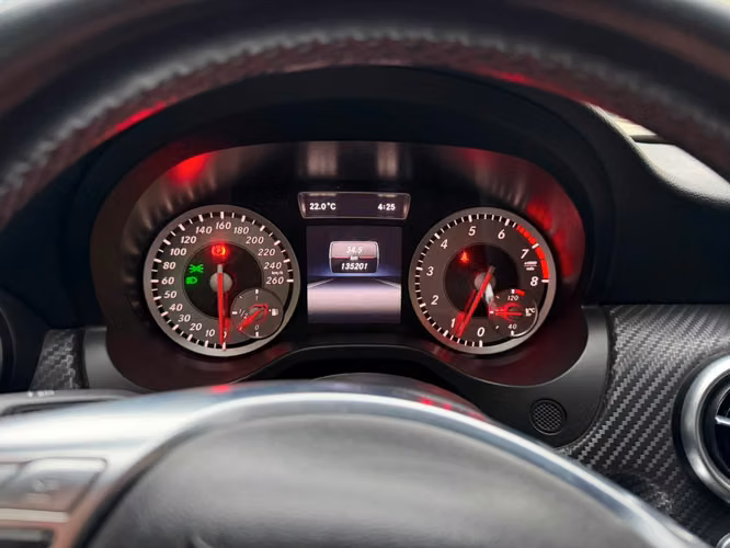 MERCEDES-BENZ A200 BLUEEFFICIENCY 2016