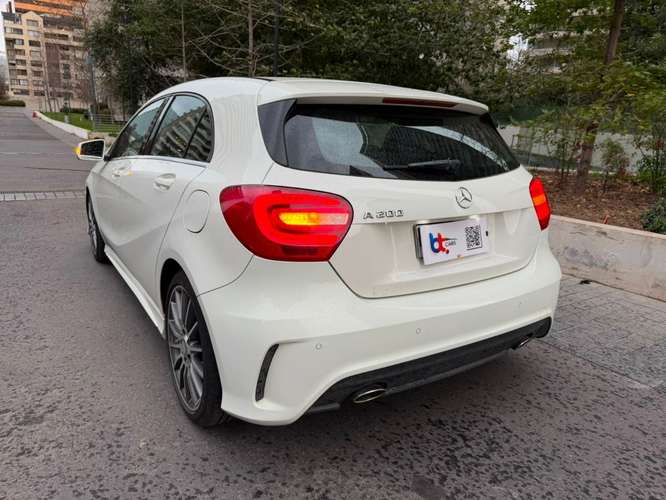 MERCEDES-BENZ A200 BLUEEFFICIENCY 2016