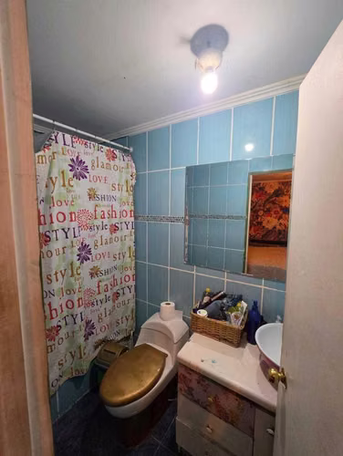 Hermosa Casa Esquina en Calera de Tango  (180504)