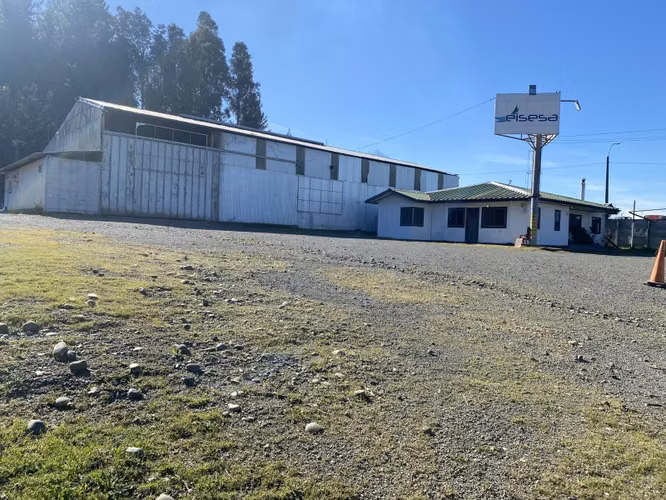 VENDO TERRENO INDUSTRIAL CON BODEGA Y OFICINAS