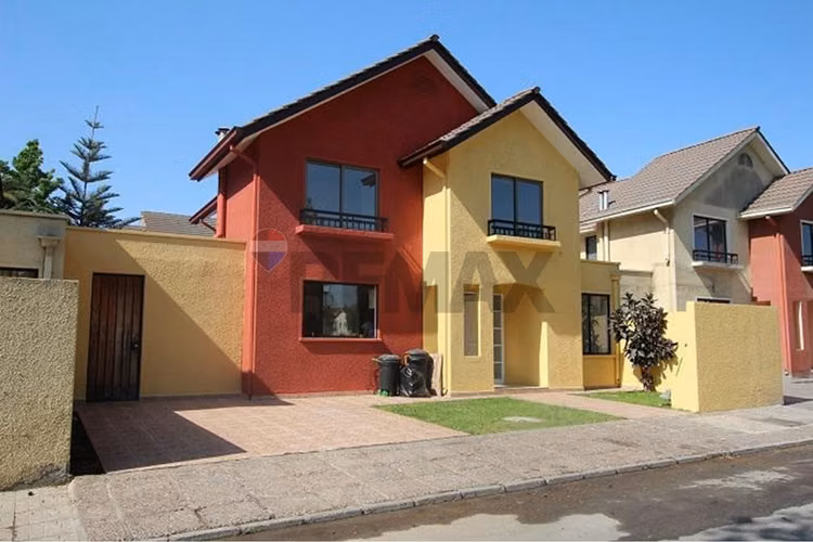 Venta de casa en ciudad satélite - maipú