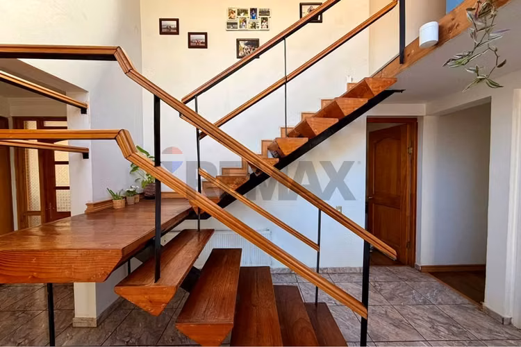 "amplia casa con segunda vivienda, en talagante"