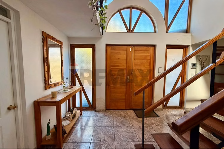 "amplia casa con segunda vivienda, en talagante"