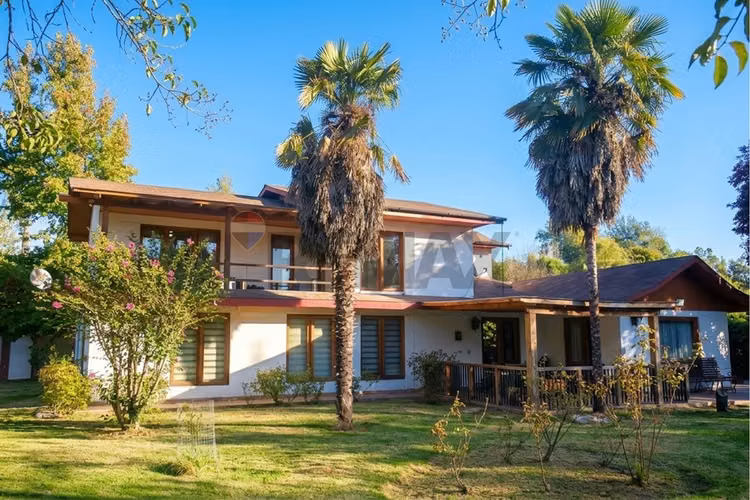 "amplia casa con segunda vivienda, en talagante"