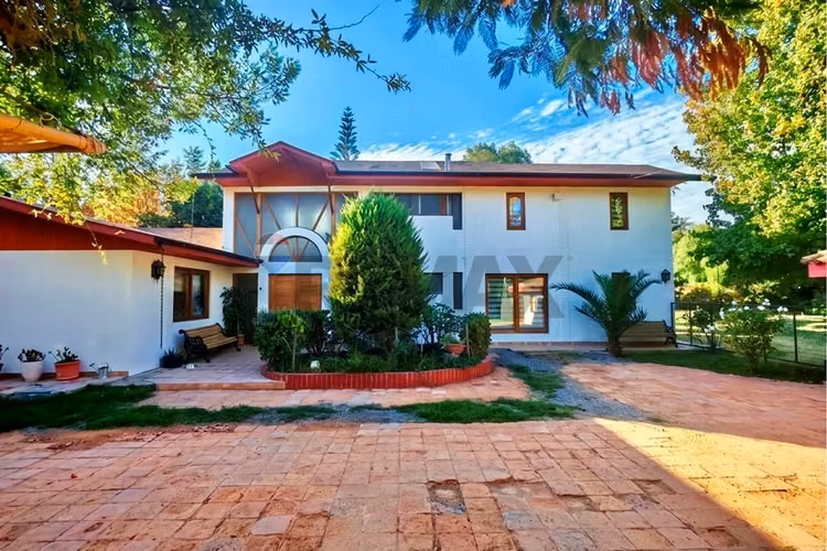 "amplia casa con segunda vivienda, en talagante"