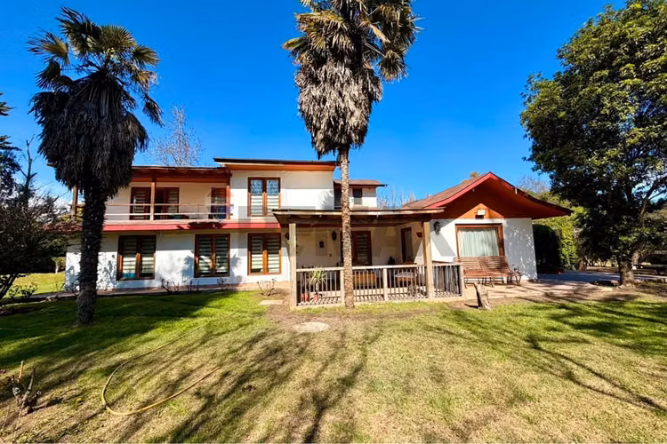 "amplia casa con segunda vivienda, en talagante"
