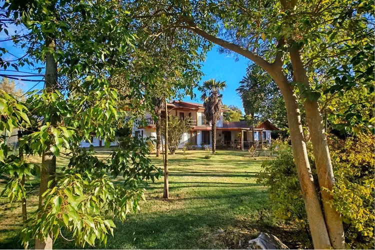 "amplia casa con segunda vivienda, en talagante"