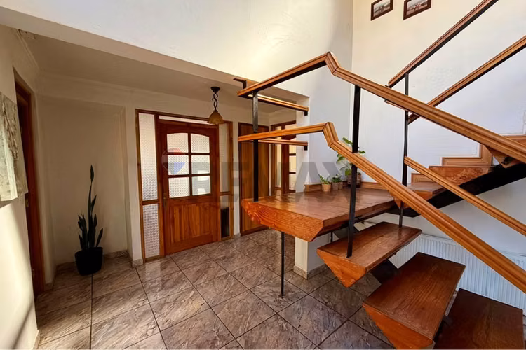 "amplia casa con segunda vivienda, en talagante"