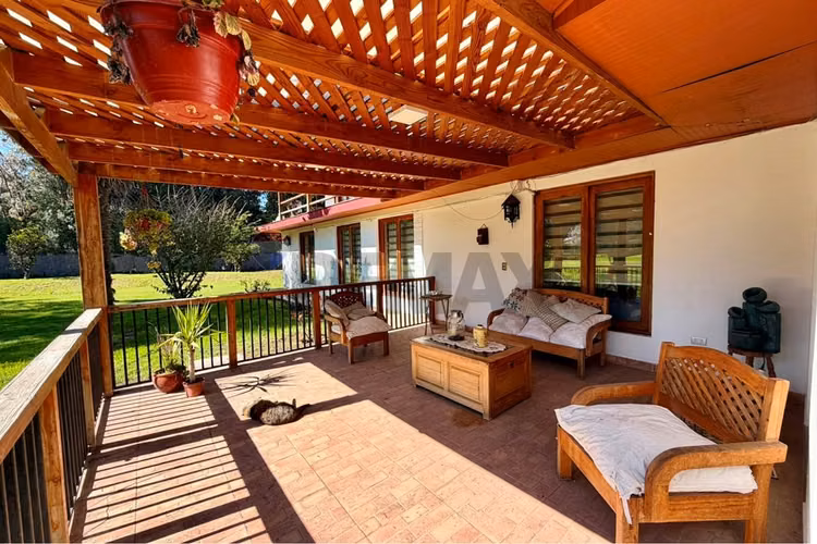 "amplia casa con segunda vivienda, en talagante"