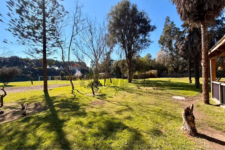 "amplia casa con segunda vivienda, en talagante"