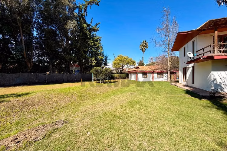 "amplia casa con segunda vivienda, en talagante"