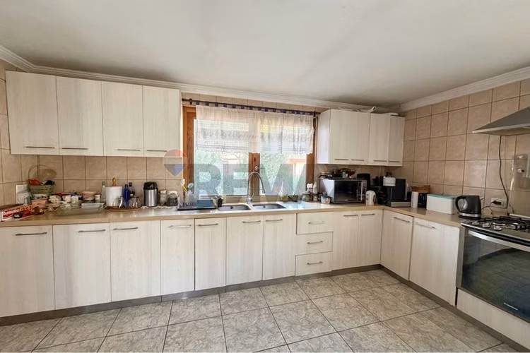 "amplia casa con segunda vivienda, en talagante"
