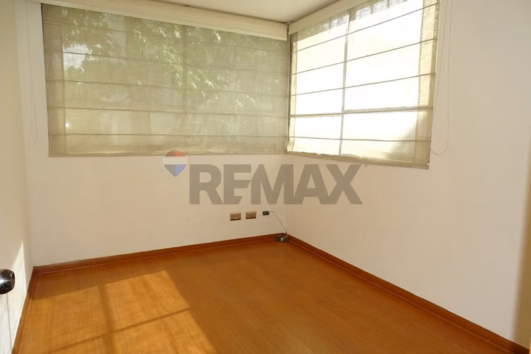 Casa en condominio en la reina alta 5d/4b