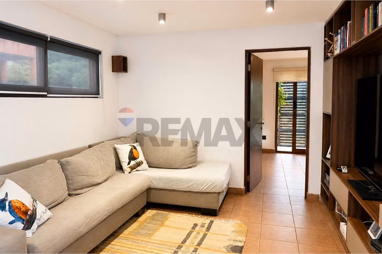 Amplia casa en condominio