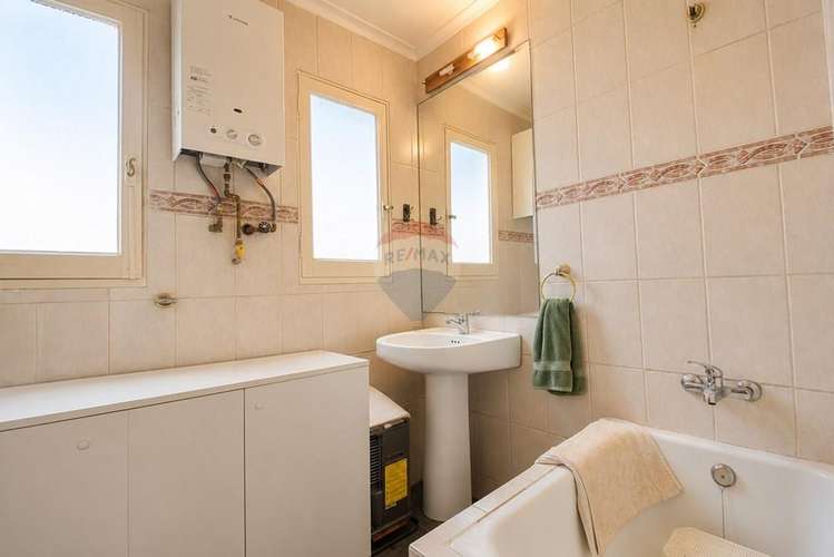 Gran oportunidad, para remodelar - Imagen 6