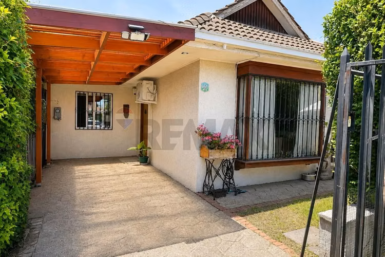 Casa 4d/2b en villa san carlos, peñalolén