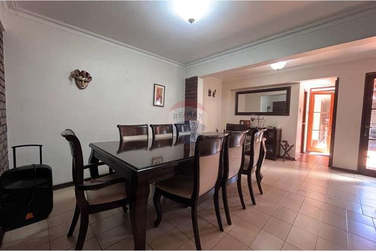 Casa, 5h, 2 baños y 1/2  yungay - Imagen 4