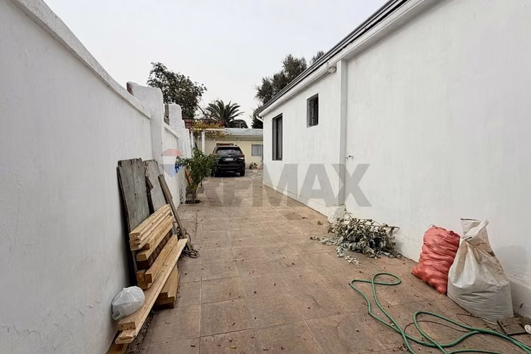 Arriendo local para farmacia independencia