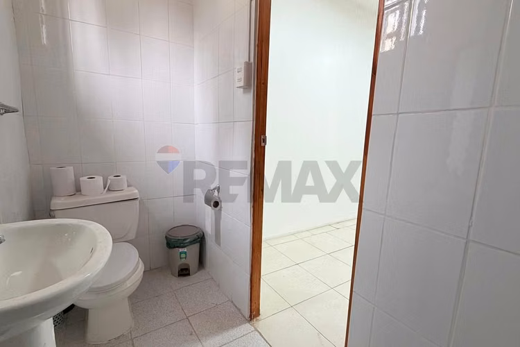 Arriendo local para farmacia independencia