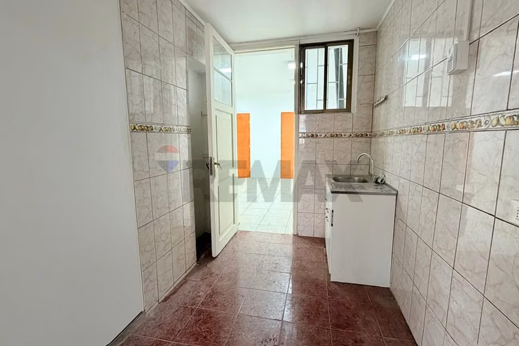 Arriendo local para farmacia independencia