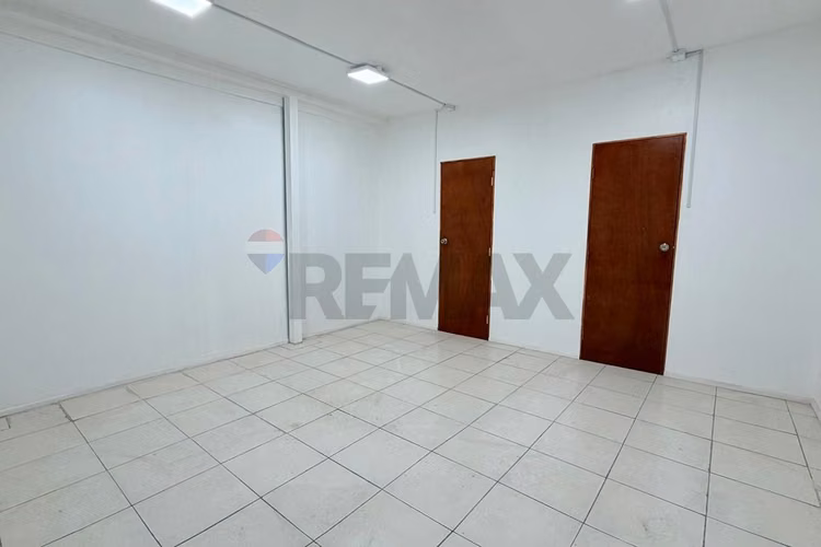 Arriendo local para farmacia independencia