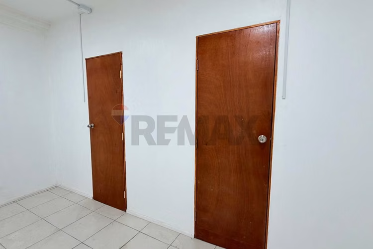 Arriendo local para farmacia independencia