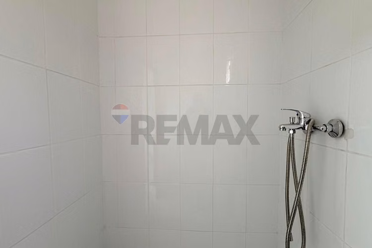 Arriendo local para farmacia independencia