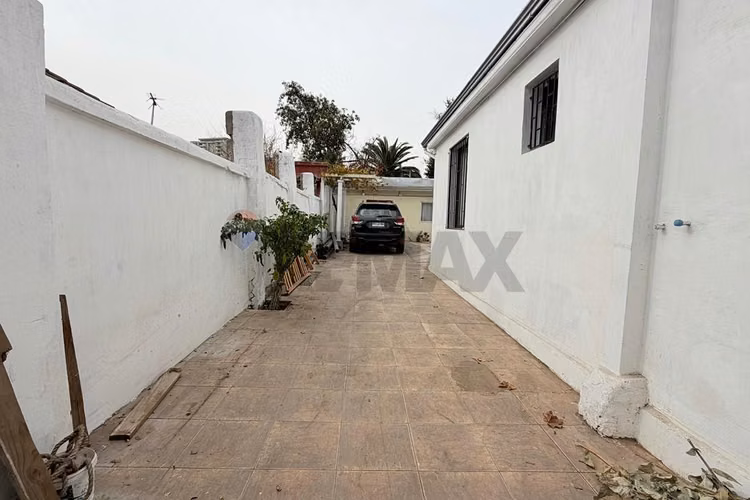 Arriendo local para farmacia independencia