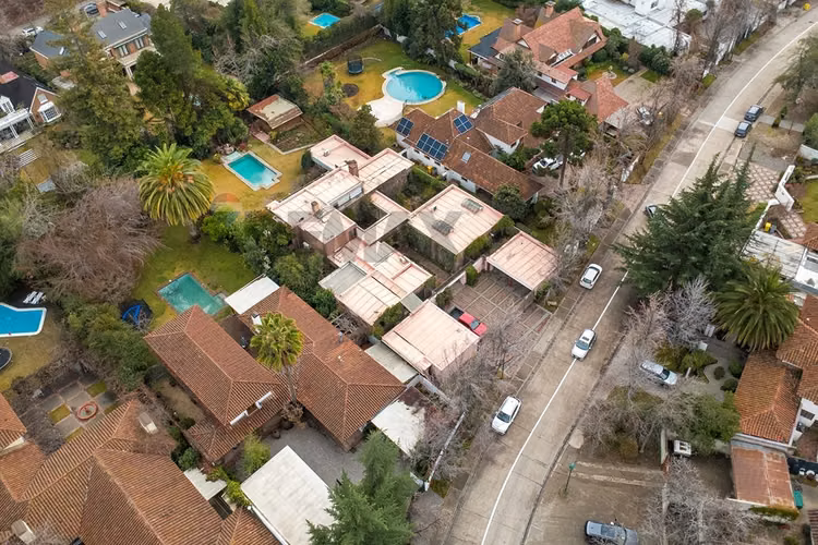 Arriendo exclusiva casa club golf lomas la dehesa - Imagen 35