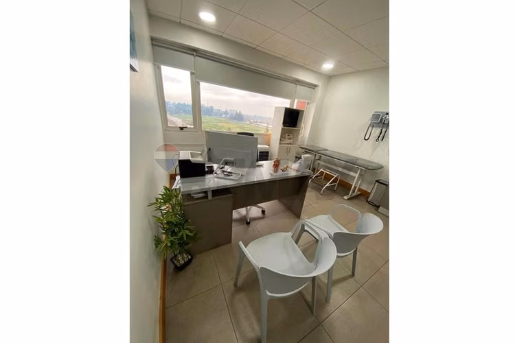 Se vende oficina consulta medica - Imagen 8