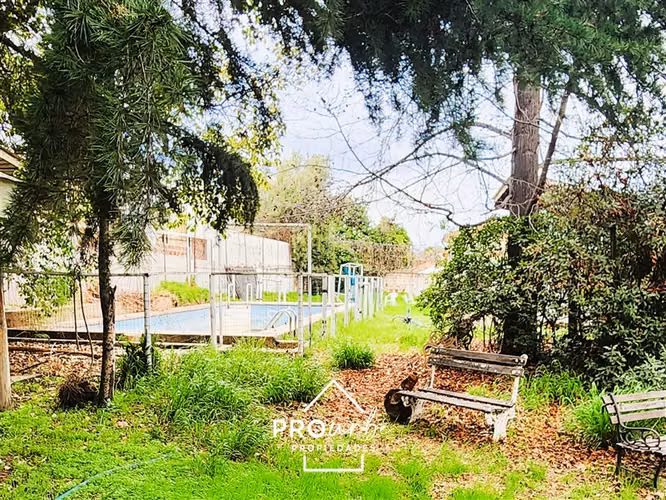 Sitio en venta en La Reina para desarrollo inmobiliario