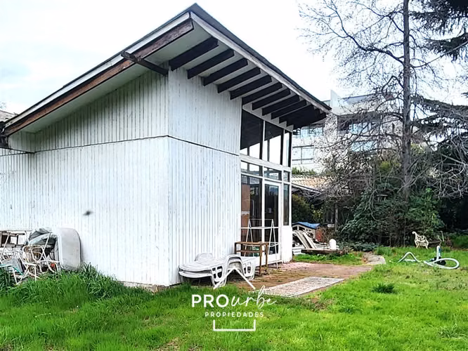Sitio en venta en La Reina para desarrollo inmobiliario
