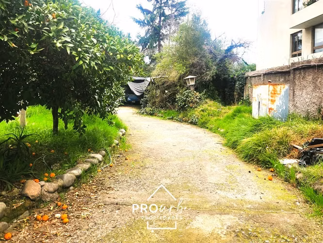 Sitio en venta en La Reina para desarrollo inmobiliario