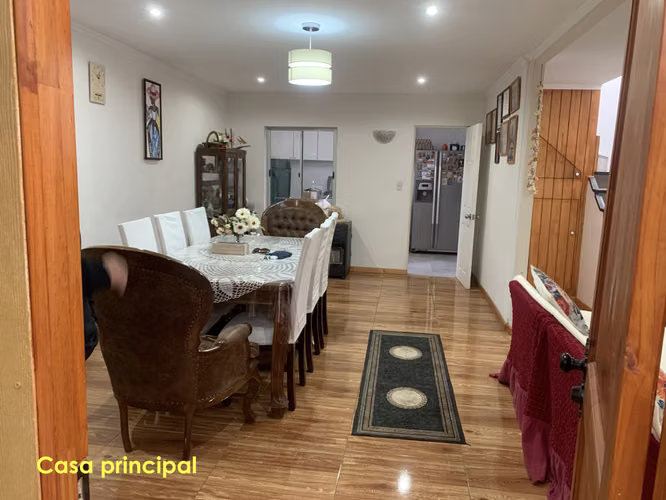 PROPIEDAD CON 2 CASAS, 6 DORM, 4 B, 900M METRO PUDAHUEL